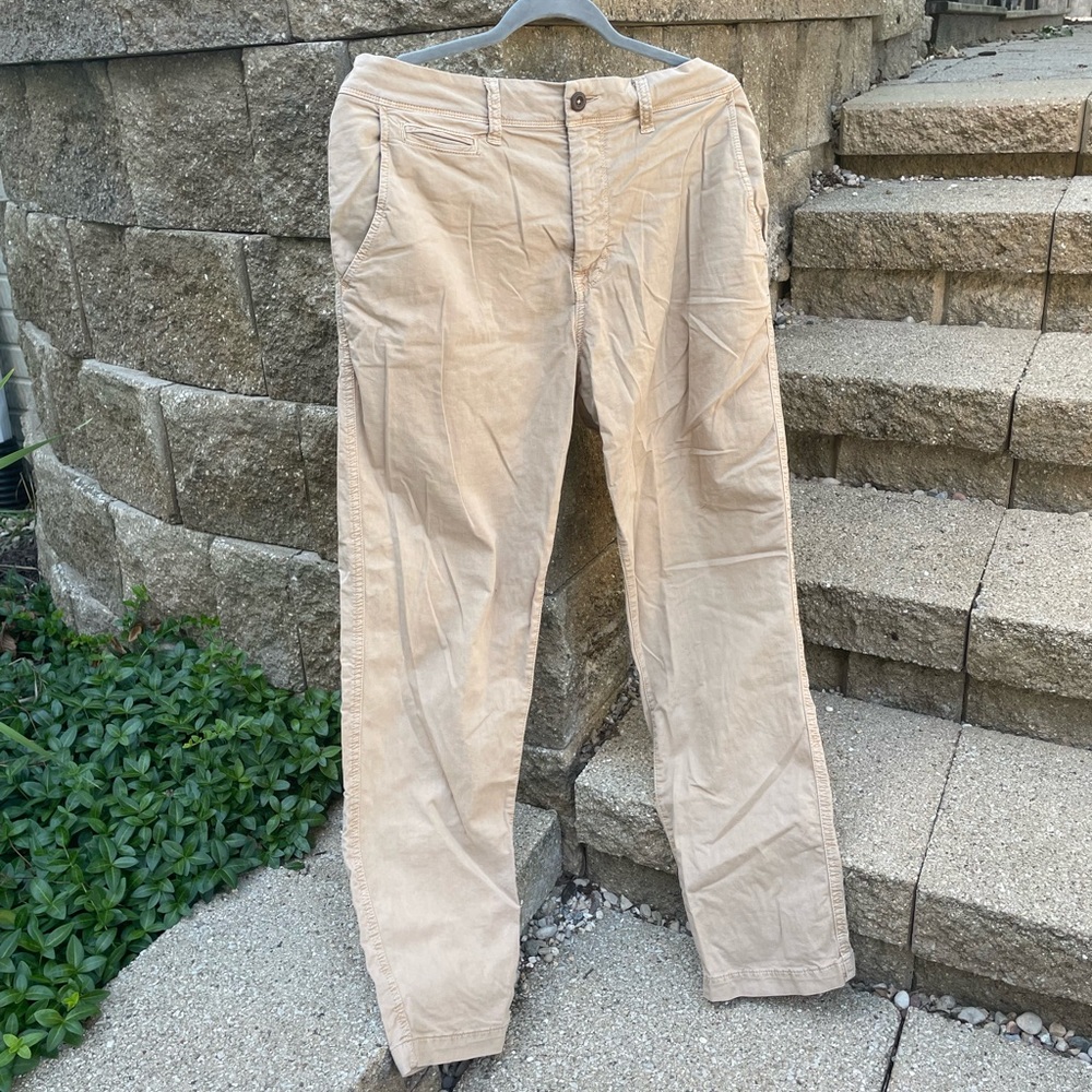 American Eagle Tan Khakis- Next Level Flex Original Straight 34x32